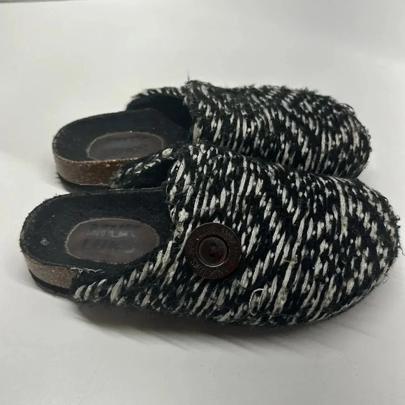 Muk Luks Slippers Clogs Slip On Open Back Shoes Knit Black White Striped Size 6 - Picture 2 of 8